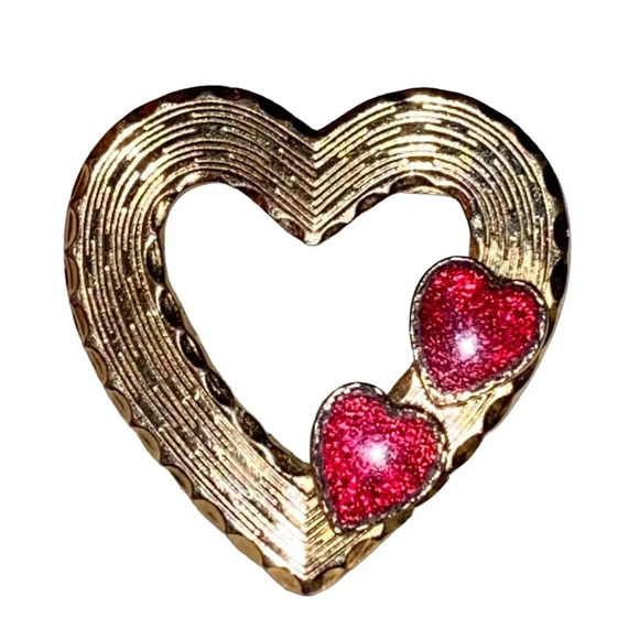 Vintage Heart Enamel Gold Tone Brooch - Picture 1 of 3